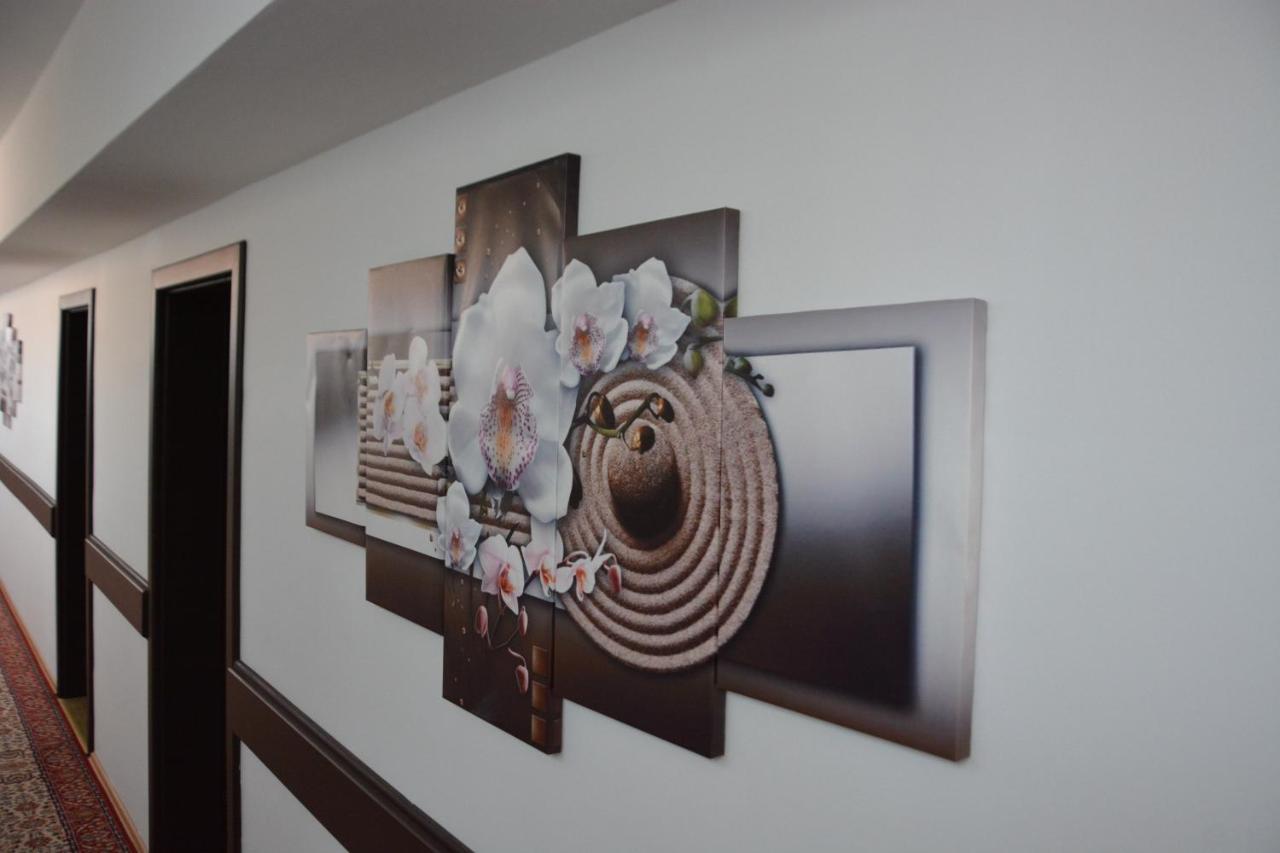 Arabella Hotel Kicevo Ngoại thất bức ảnh