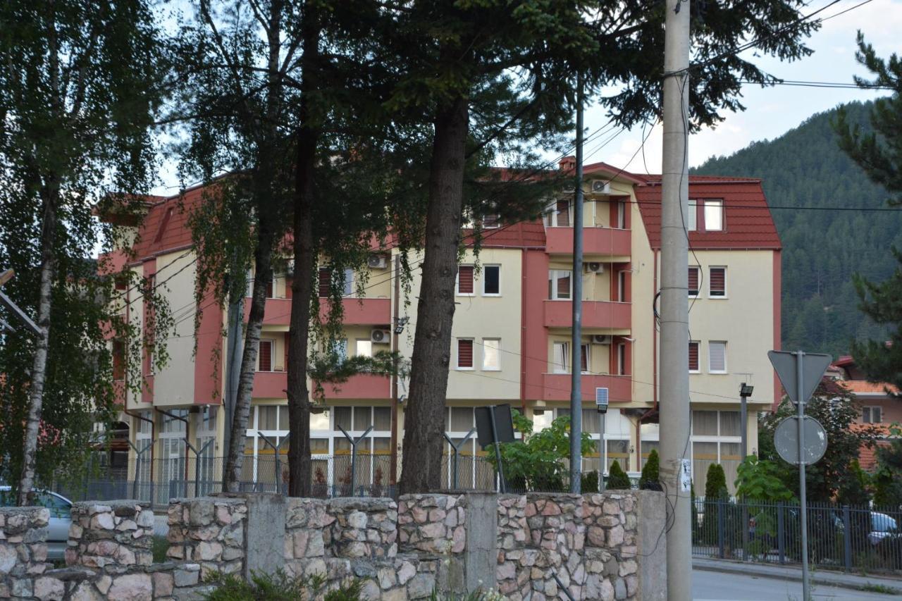 Arabella Hotel Kicevo Ngoại thất bức ảnh