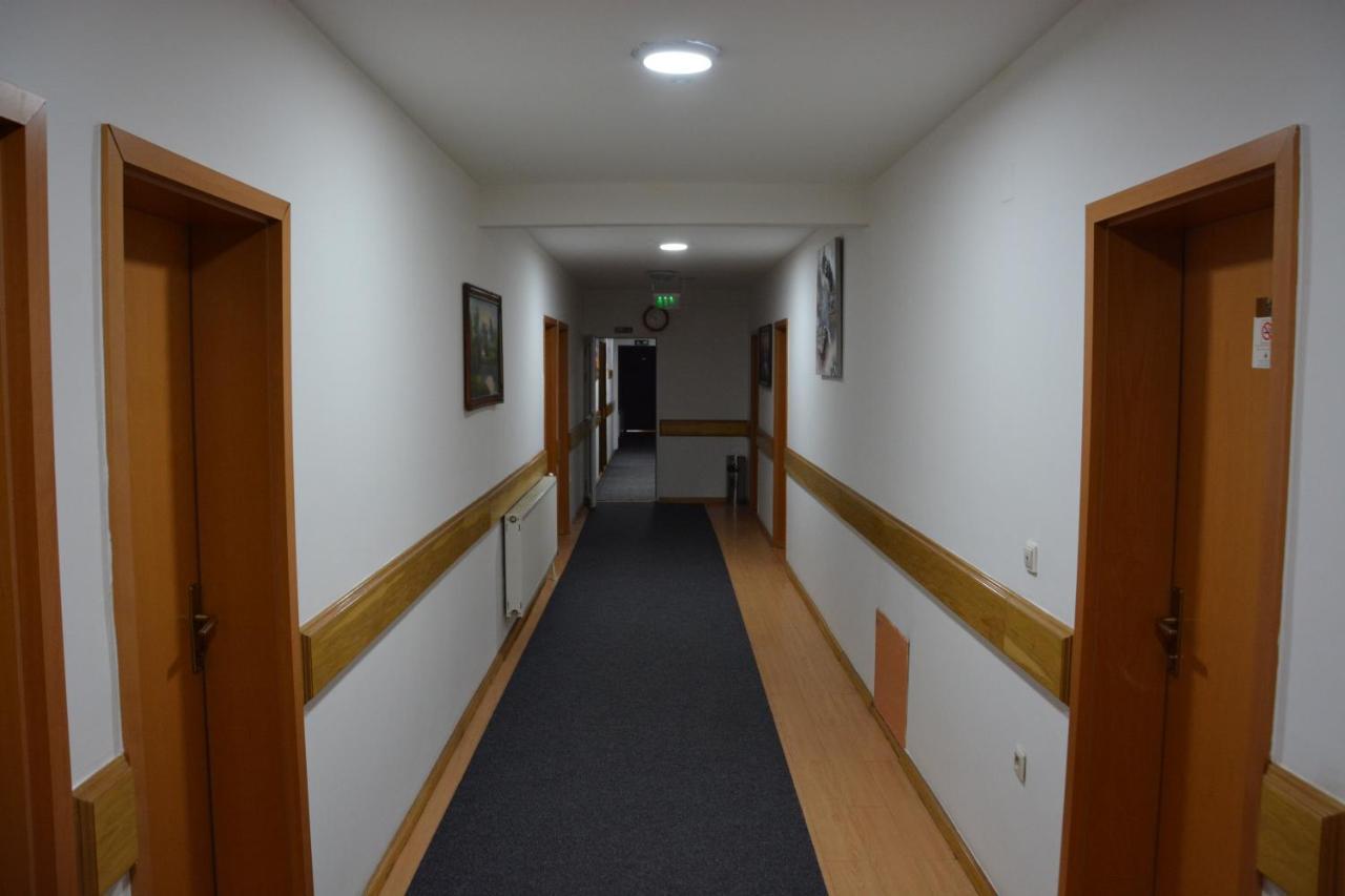 Arabella Hotel Kicevo Ngoại thất bức ảnh