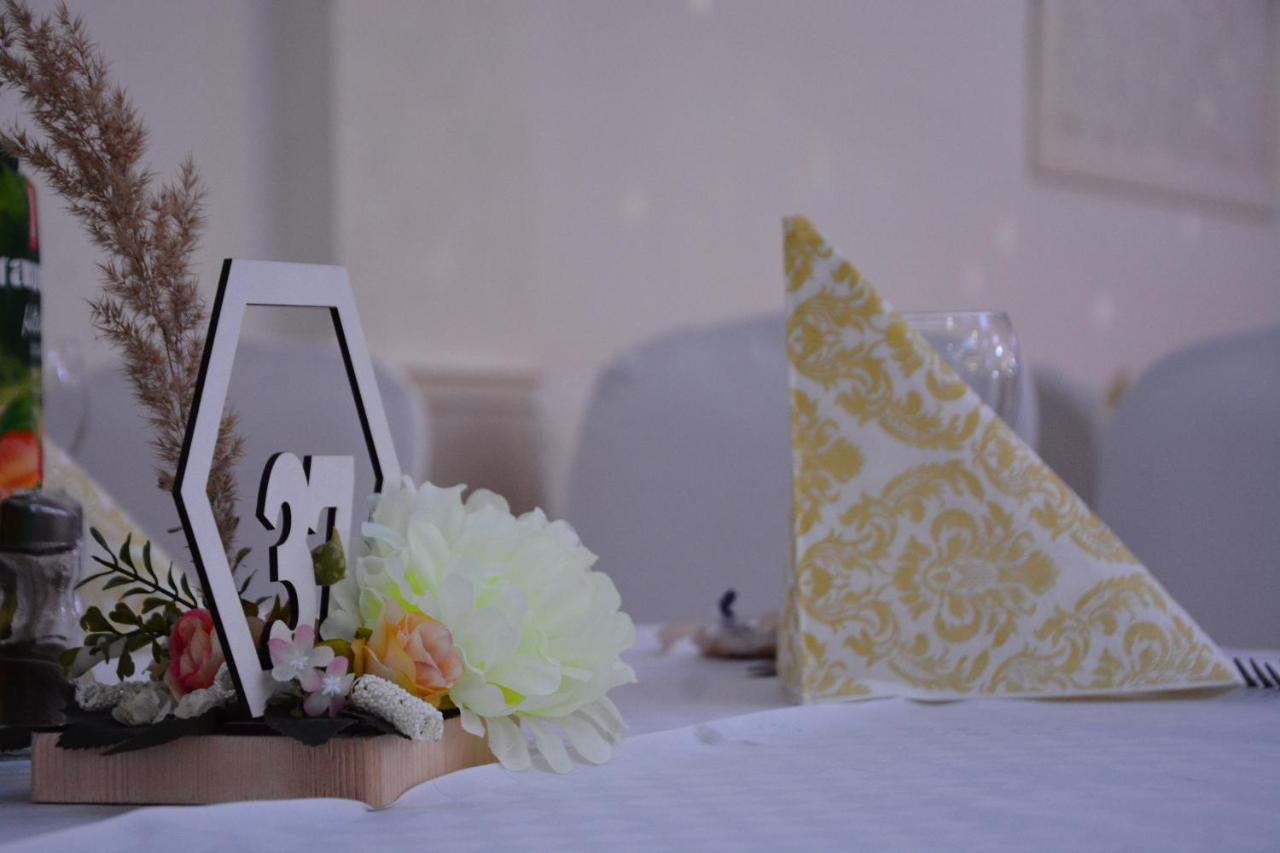 Arabella Hotel Kicevo Ngoại thất bức ảnh