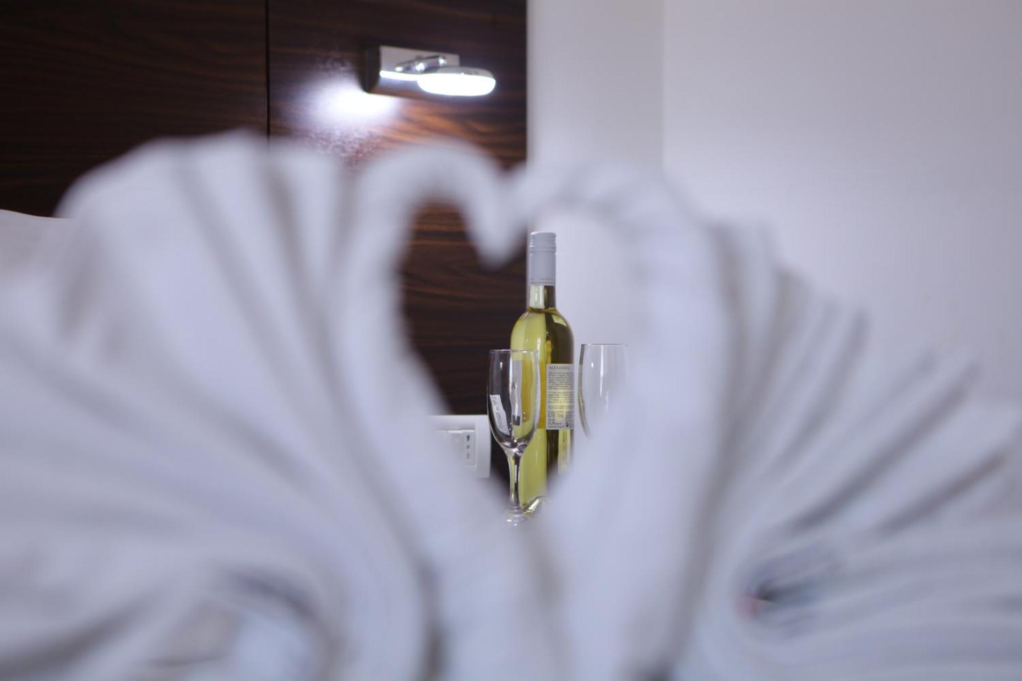Arabella Hotel Kicevo Ngoại thất bức ảnh