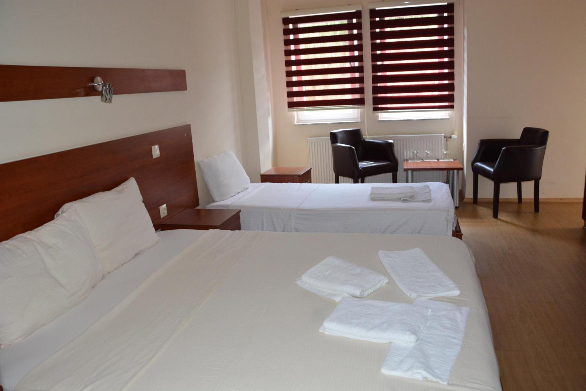 Arabella Hotel Kicevo Ngoại thất bức ảnh