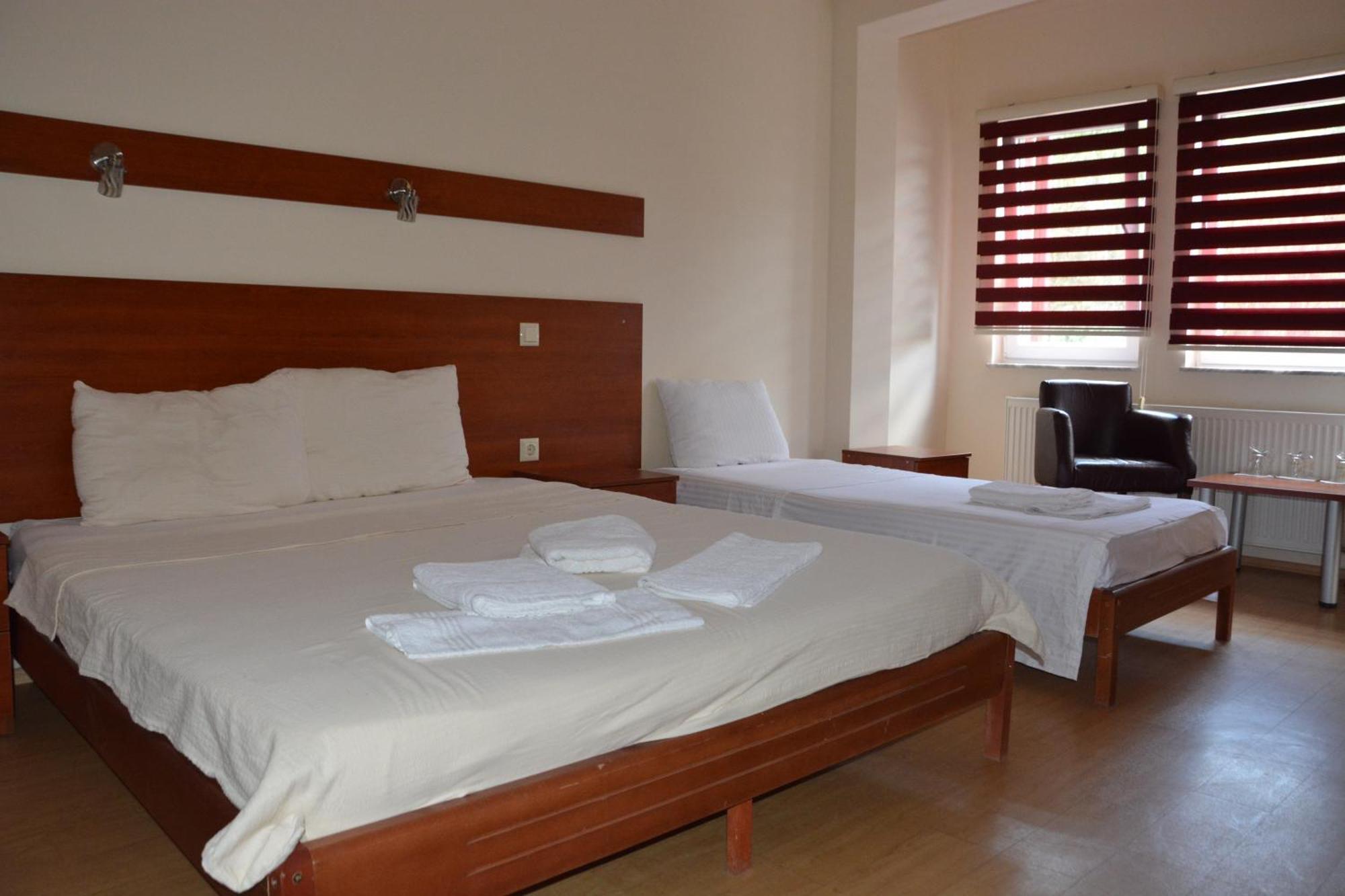 Arabella Hotel Kicevo Ngoại thất bức ảnh