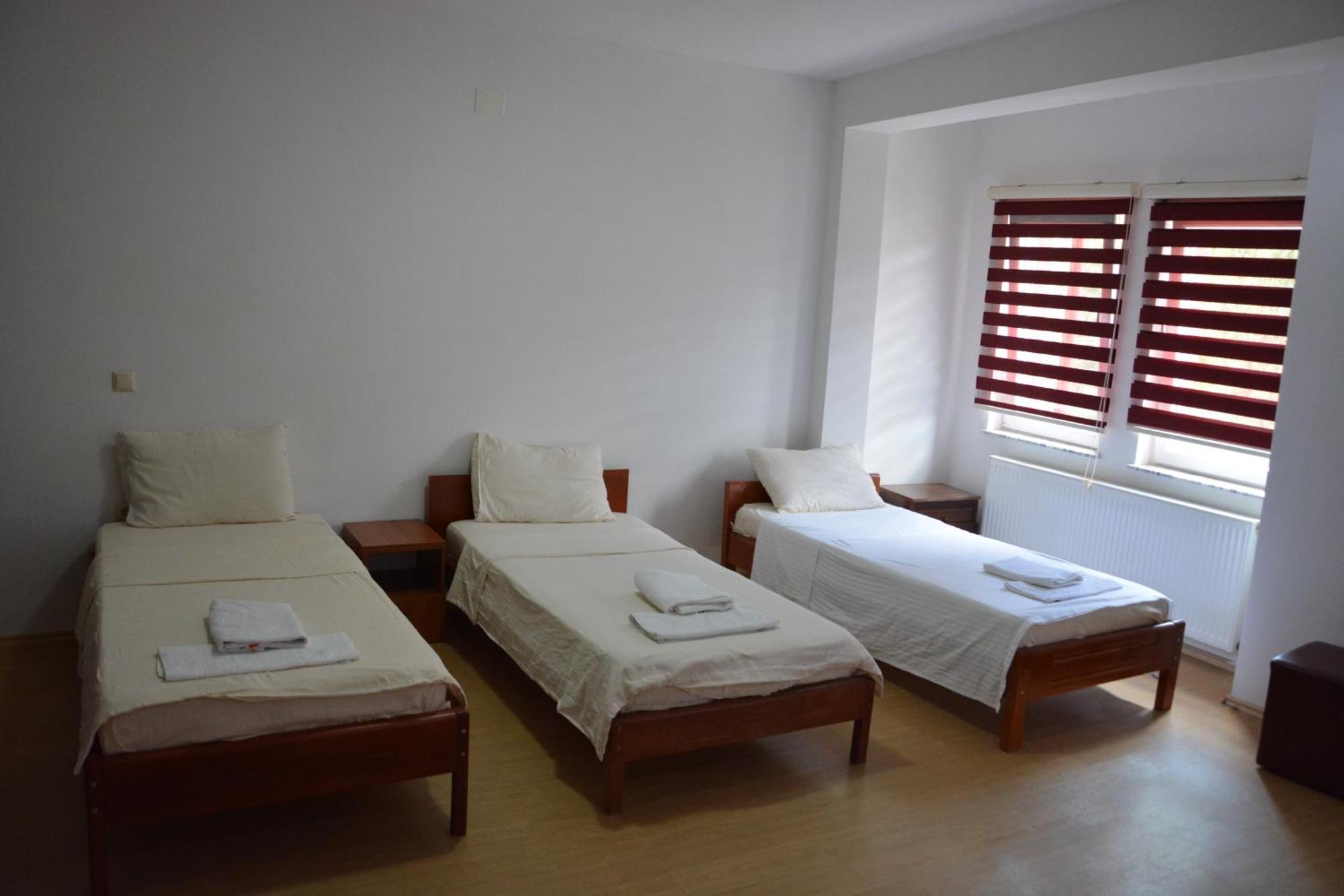 Arabella Hotel Kicevo Ngoại thất bức ảnh