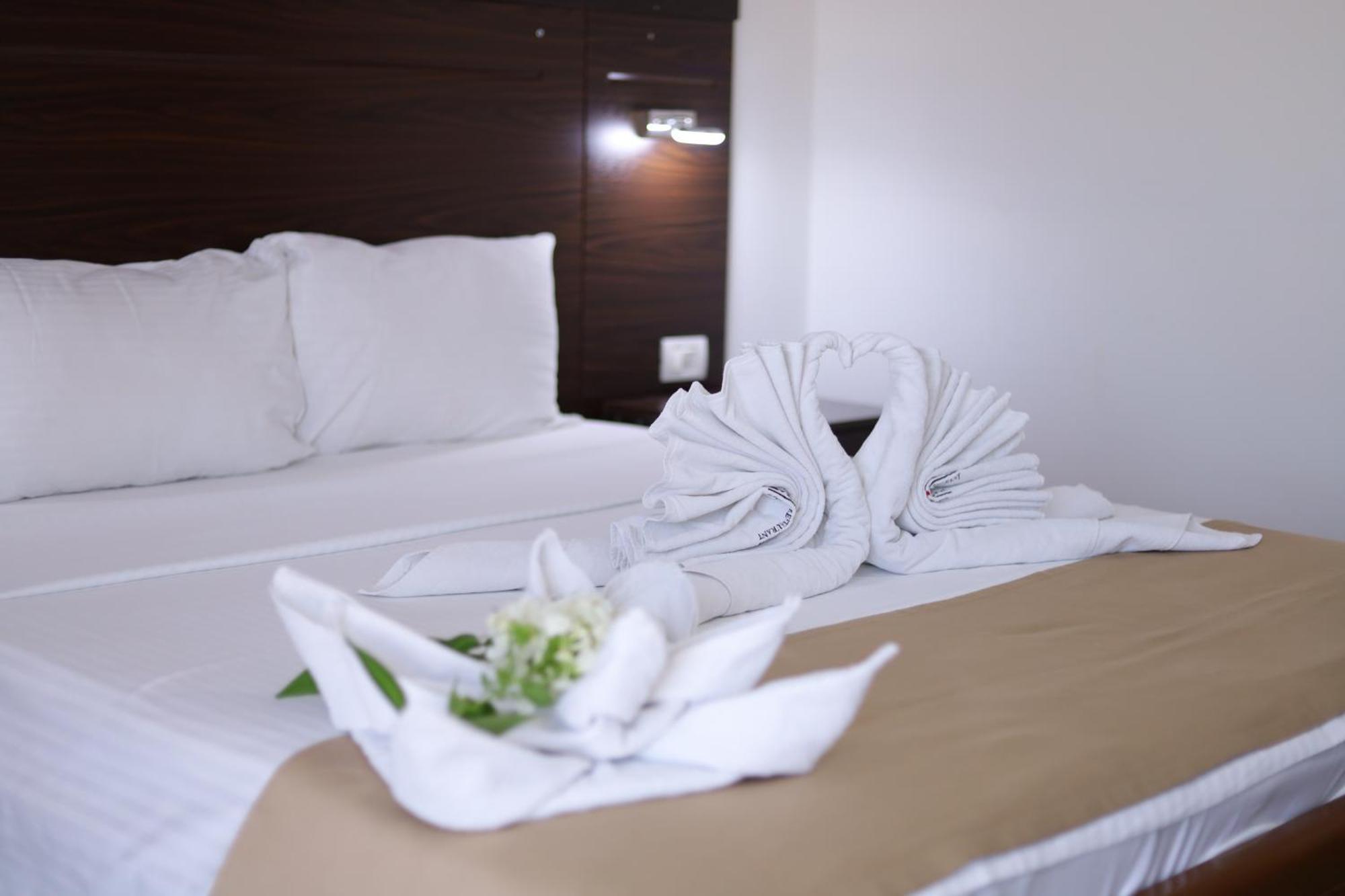 Arabella Hotel Kicevo Ngoại thất bức ảnh