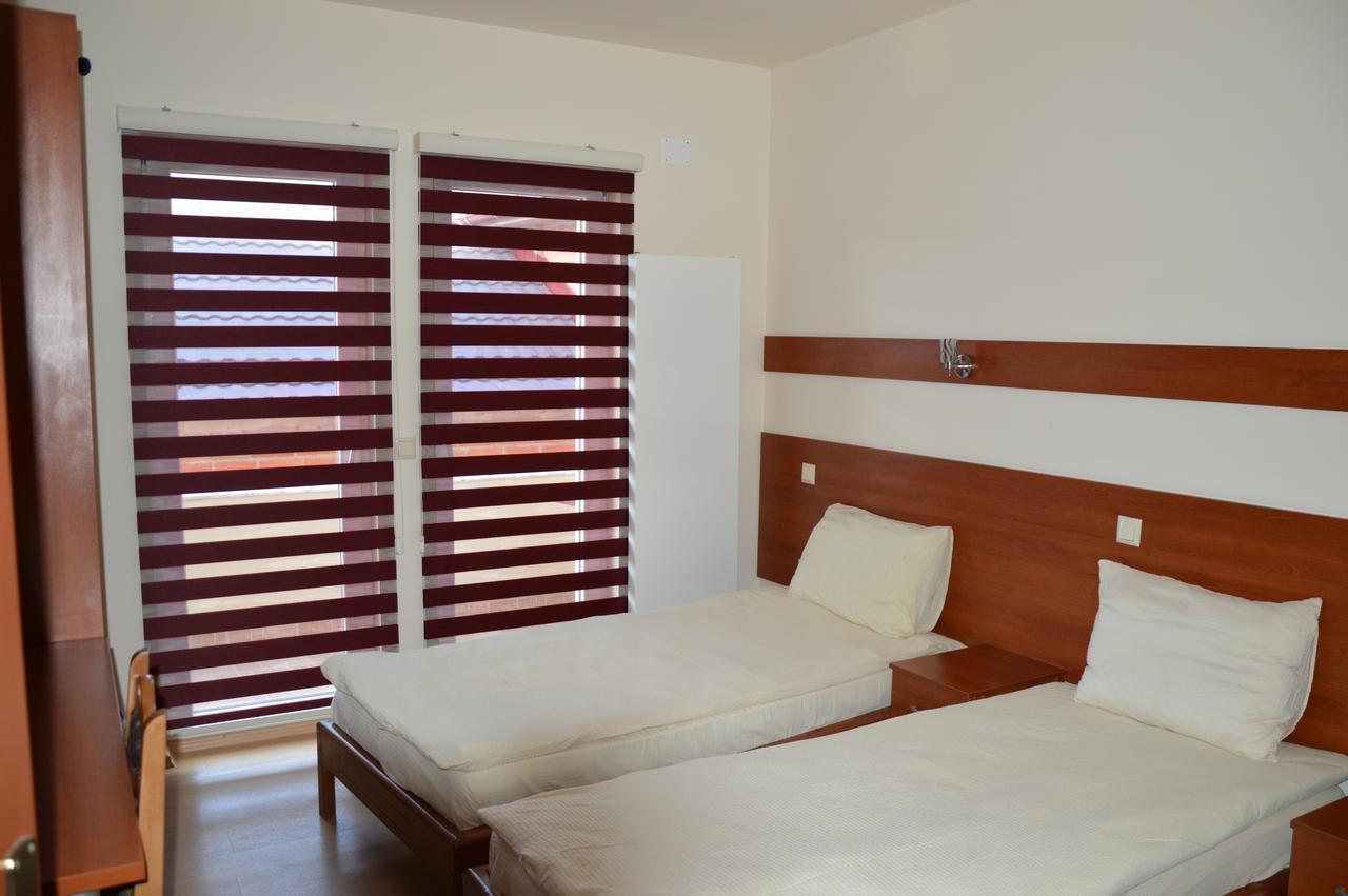 Arabella Hotel Kicevo Ngoại thất bức ảnh